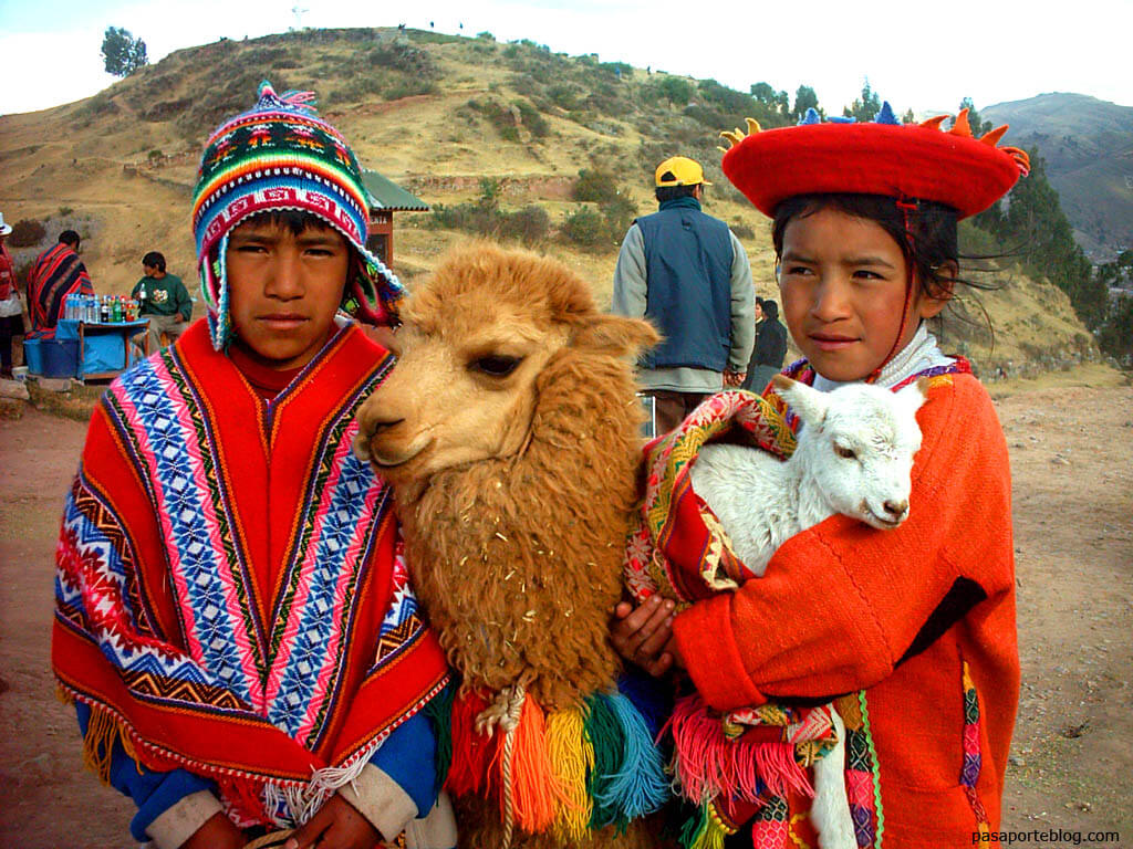 Local children of Peru
